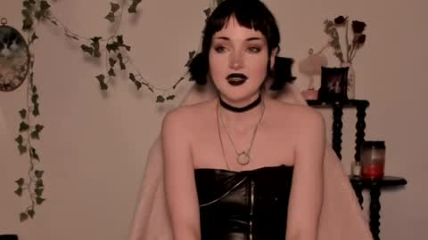 Ella online show from August 8, 8:24 am