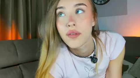 sugarskye online show from June 24, 9:00 pm