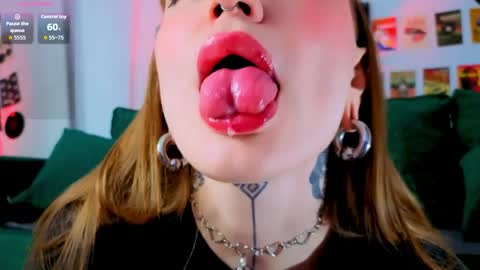 sugarsoot online show from April 21, 5:47 am