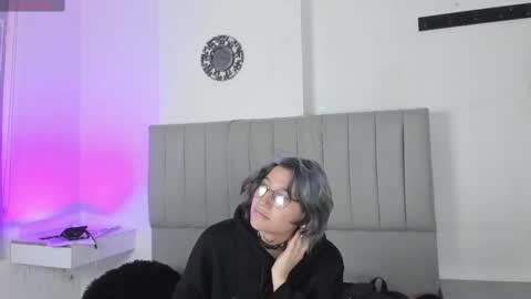 Snapshot of sukifuyu__ chatting on February 24, 12:59 pm    online show from February 24, 12:59 pm