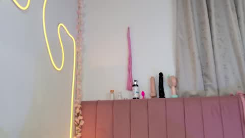 sukilove18 online show from September 28, 1:14 am