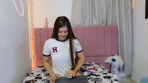 sukilove18 online show from September 8, 11:26 pm