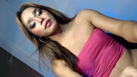 sultry_sirenxx online show from June 10, 4:28 pm
