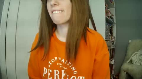 summerbluesky online show from April 10, 4:23 pm