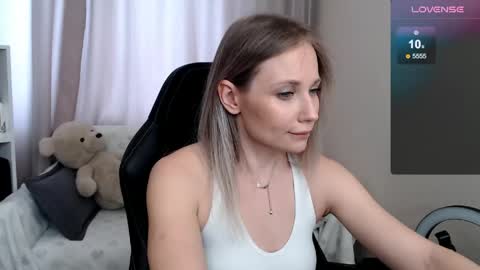 Naomi online show from April 22, 5:47 am