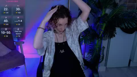 Mia online show from April 17, 5:43 am