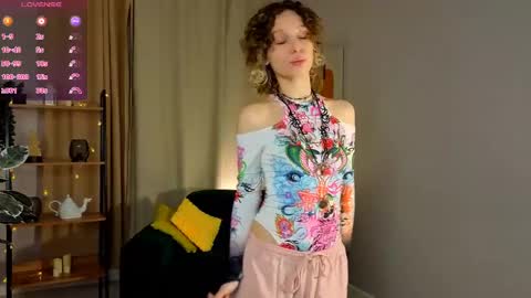 Mia online show from April 9, 6:30 am