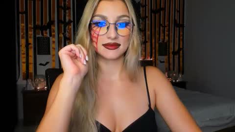 sunsetwithava online show from October 30, 11:55 am