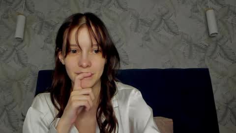 Snapshot of superior_cat chatting on January 8, 3:51 am Una online show from January 8, 3:51 am