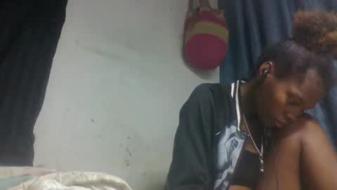 surbelle online show from April 17, 1:52 am