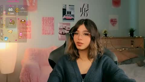 Sara online show from April 5, 1:19 pm