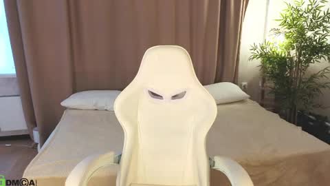 Annie online show from April 2, 1:13 am