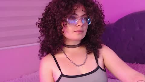 Snapshot of susan_bluee chatting on September 14, 5:32 am Susan online show from September 14, 5:32 am