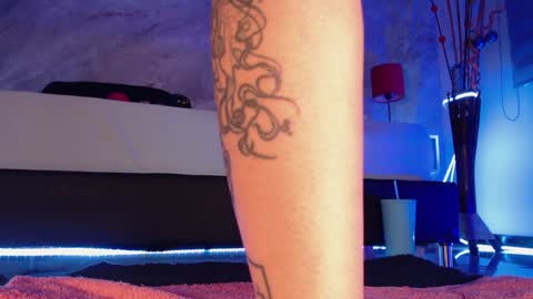 Snapshot of susan_hottie_ chatting on December 18, 10:46 pm    online show from December 18, 10:46 pm