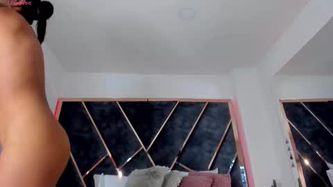 susanahenao online show from January 5, 5:27 pm