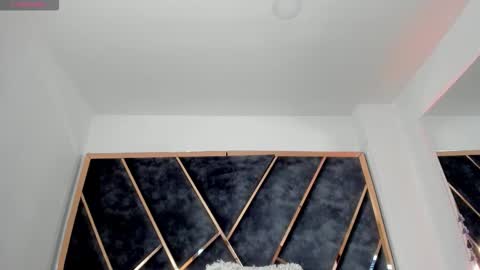 susanahenao online show from December 1, 7:01 pm