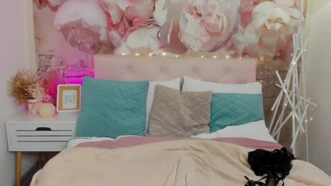 Susan online show from February 17, 4:28 pm