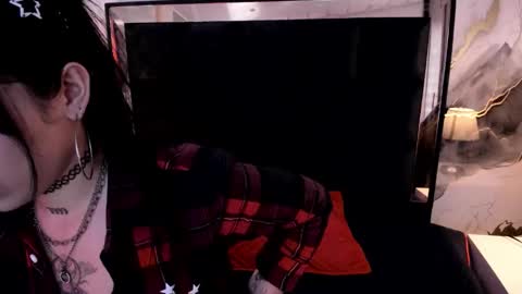 susanvilla online show from February 5, 8:34 pm