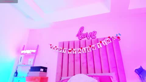 Snapshot of sussan_nicolle1 chatting on February 17, 6:17 pm Sussan Nicole  online show from February 17, 6:17 pm