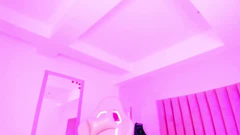 Snapshot of sussan_nicolle1 chatting on October 17, 1:37 pm Sussan Nicole  online show from October 17, 1:37 pm