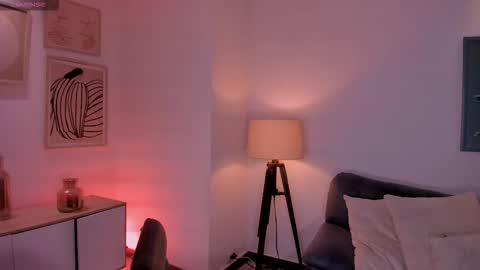 Sussy Bell online show from March 6, 3:49 am