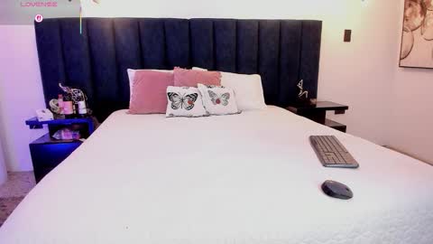 susyy online show from December 14, 8:26 pm