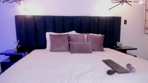 susyy online show from March 2, 4:17 am