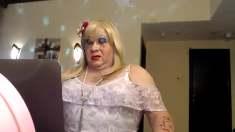 My name is Sissy or more fully Suzanna Aprilia Maria Mariquita Catarina Chinita Banci. Soy una puta - que chimba ladybug online show from December 13, 9:20 pm