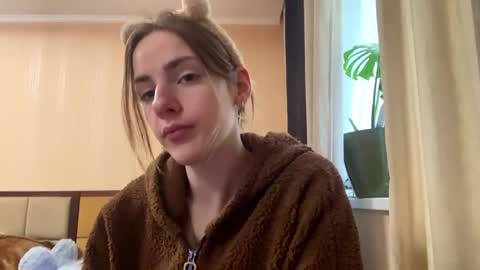 Emila online show from April 18, 6:15 am