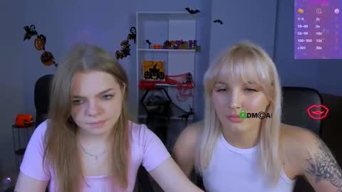 Snapshot of suzi_love chatting on October 21, 7:50 pm suzi_love online show from October 21, 7:50 pm