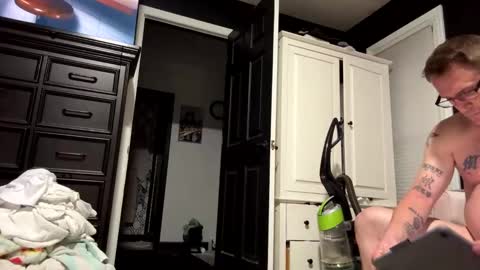 Snapshot of swapman47 chatting on October 14, 10:51 am Swapman47 online show from October 14, 10:51 am