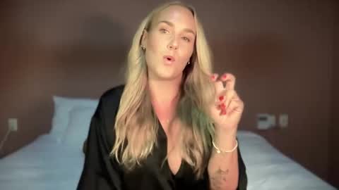 Swedish Candii online show from October 12, 4:16 am