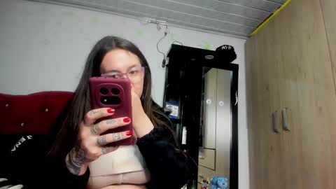 sweet__suck69bitch online show from September 19, 6:17 am