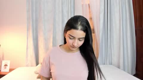 Aura  online show from March 25, 8:59 pm