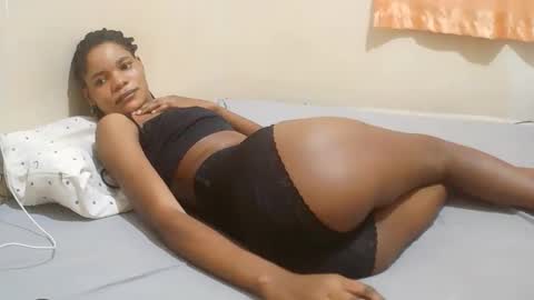 sweet_babe556 online show from April 19, 6:10 pm