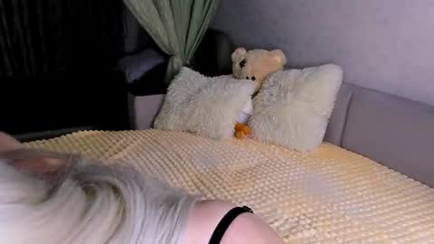 Alice online show from November 16, 5:37 pm