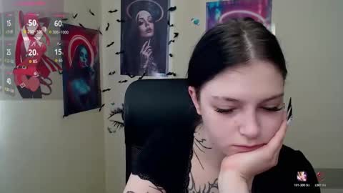 Ivy online show from April 2, 12:23 pm