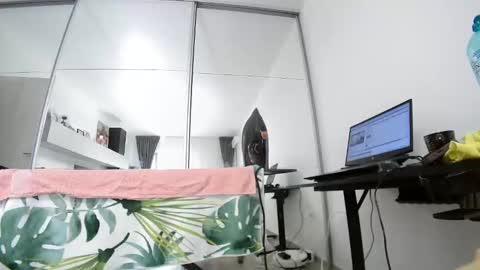           online show from September 18, 7:45 am