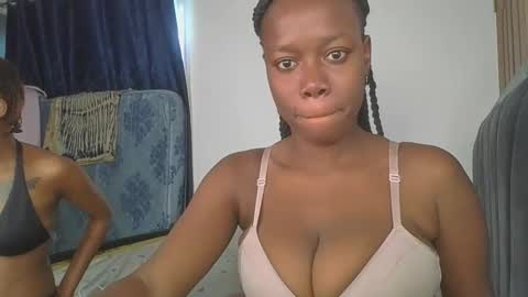 sweet_ella6 online show from April 11, 9:02 am