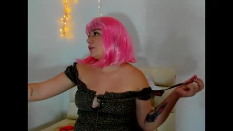 Snapshot of sweet_feeling30 chatting on February 17, 12:32 am carolina online show from February 17, 12:32 am