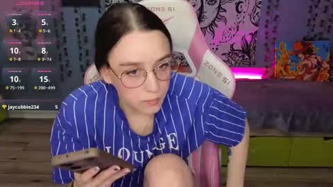 Alice online show from October 3, 2:21 am