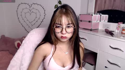 Hannah online show from April 24, 3:08 am