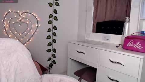 Hannah online show from February 18, 10:59 am