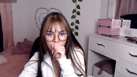 Hannah online show from April 23, 3:58 am