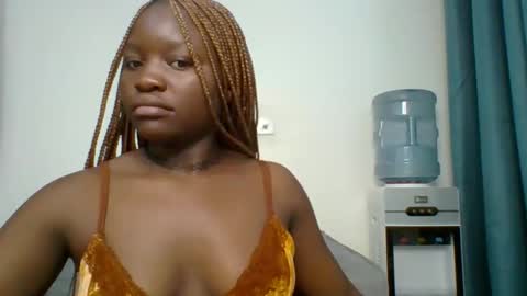 Snapshot of sweet_jenica chatting on October 22, 4:37 am ESTHER NEEMA online show from October 22, 4:37 am