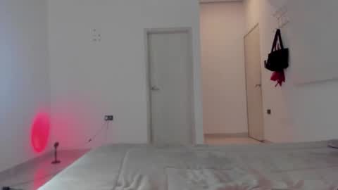 Snapshot of sweet_lia1_ chatting on September 30, 9:36 pm Hi Im Lia Your dreams came true online show from September 30, 9:36 pm