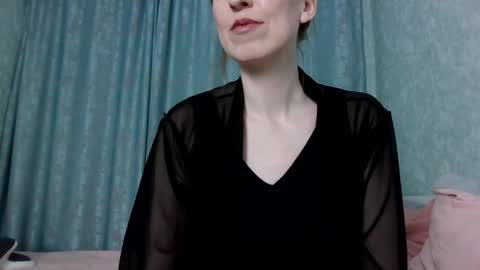 sweet_lilbunny online show from March 31, 4:40 pm