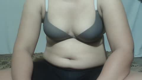 sweet_lily0613 online show from March 4, 11:19 am