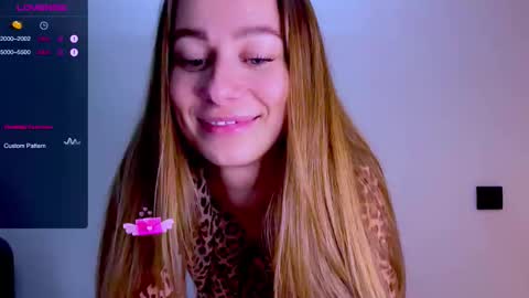 Mia online show from November 8, 12:08 pm