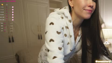 Dana online show from December 8, 11:03 am